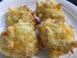 The best Gluten Free Cheesy Biscuits. Easy peasy too.
